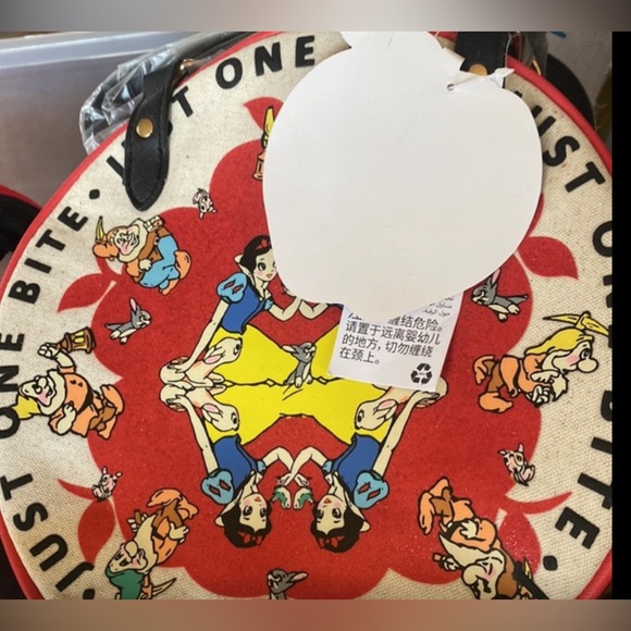 Disney Snow White 75th Anniversary Round Crossbody - Picture 6 of 8